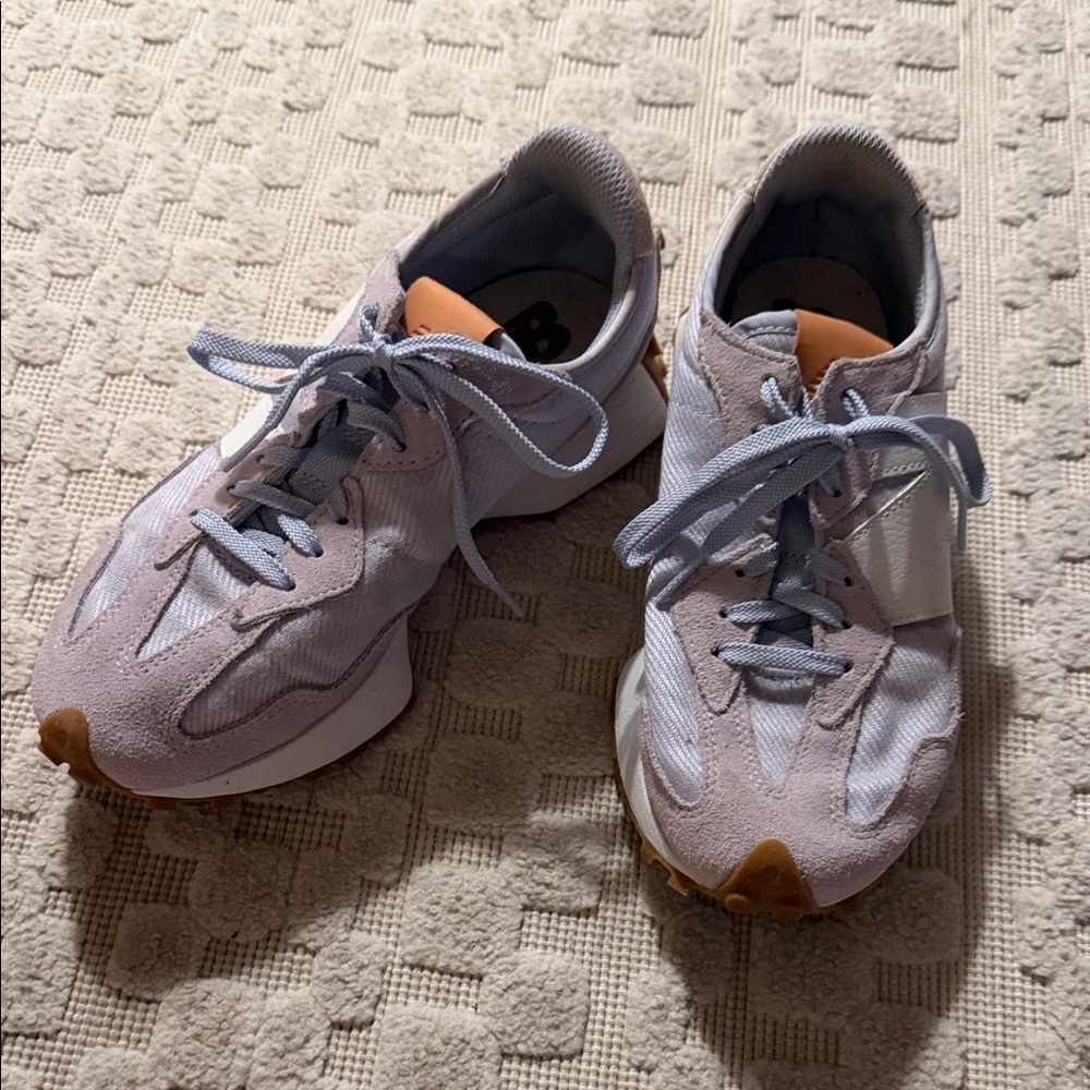 New Balance Women's Sneakers in Lavender and White